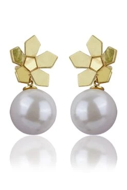 Varnika Arora Pearl Bloom Earrings -Inca Sales Store 01062023va01 4
