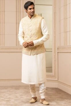 Tarun Tahiliani Men Ivory Silk Dupion Printed Bundi