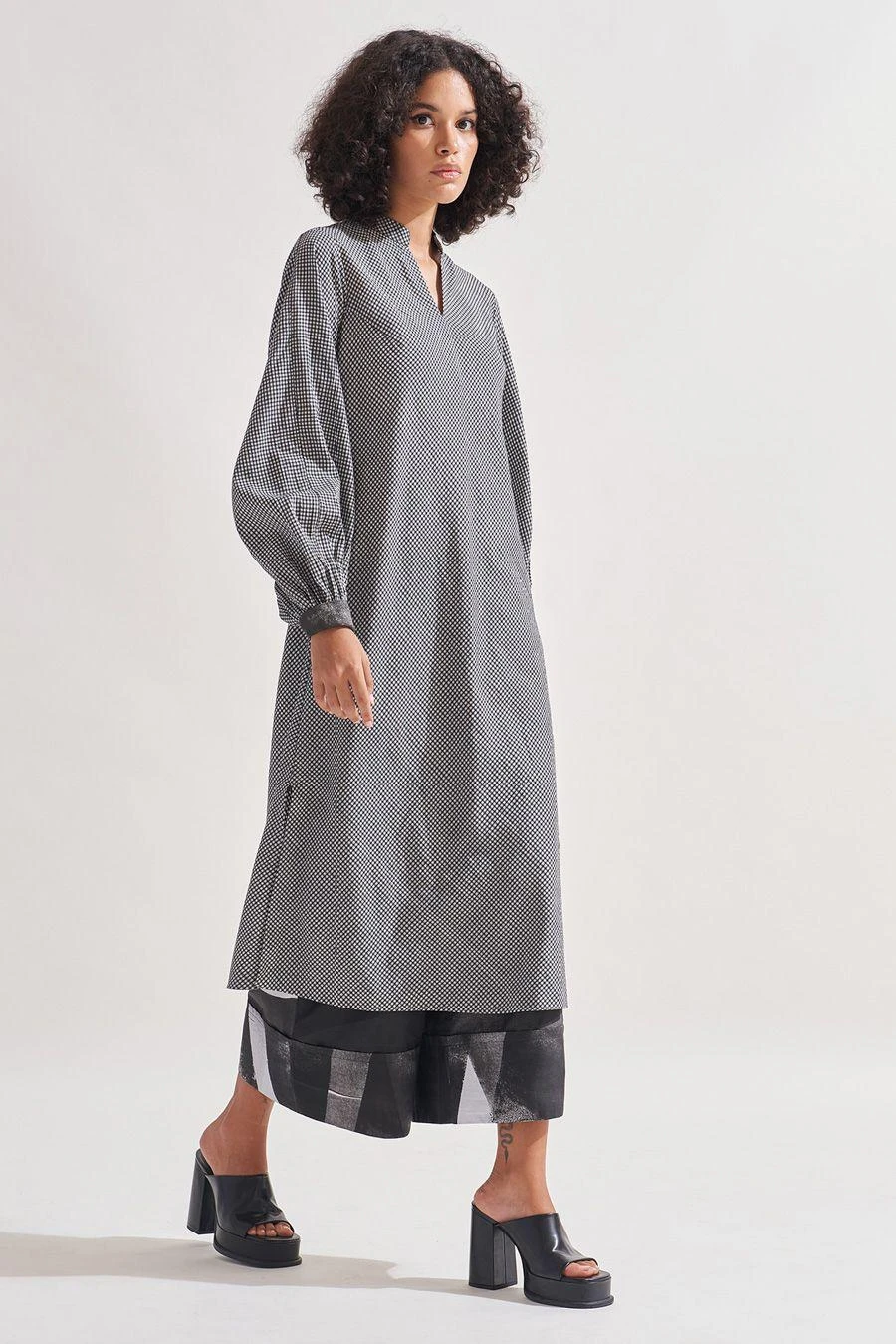 Amrich Grey Handwoven Tunic 6 Amrich Grey Handwoven Tunic - Image 4