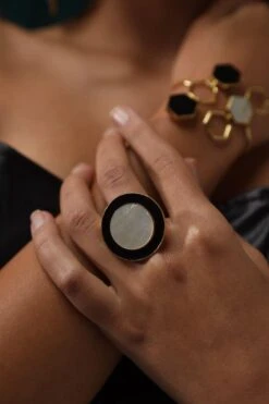 Varnika Arora Alyssa Mother Of Pearl Ring -Inca Sales Store 0802va24 3