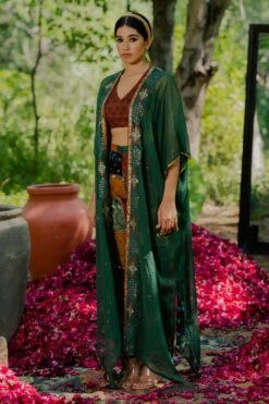 Pooja Keyur Green Aari Embroidered Patchwork Cape Set -Inca Sales Store 111pkm2 4