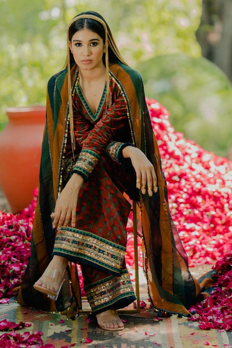 Pooja Keyur Meraki Stripes Aari Embroidered Dupatta 7 Pooja Keyur Meraki Stripes Aari Embroidered Dupatta - Image 5