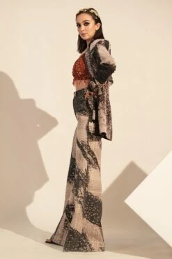 Nikita Mhaisalkar Black & White Stroke Printed Blazer 9 Nikita Mhaisalkar Black & White Stroke Printed Blazer -Inca Sales Store 131023nmw9 2