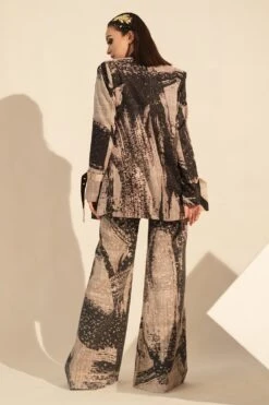Nikita Mhaisalkar Black & White Stroke Printed Blazer 11 Nikita Mhaisalkar Black & White Stroke Printed Blazer -Inca Sales Store 131023nmw9 4