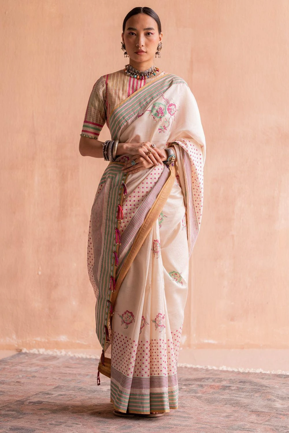 Swatti Kapoor Svet White Beaded Blouse 3 Swatti Kapoor Svet White Beaded Blouse