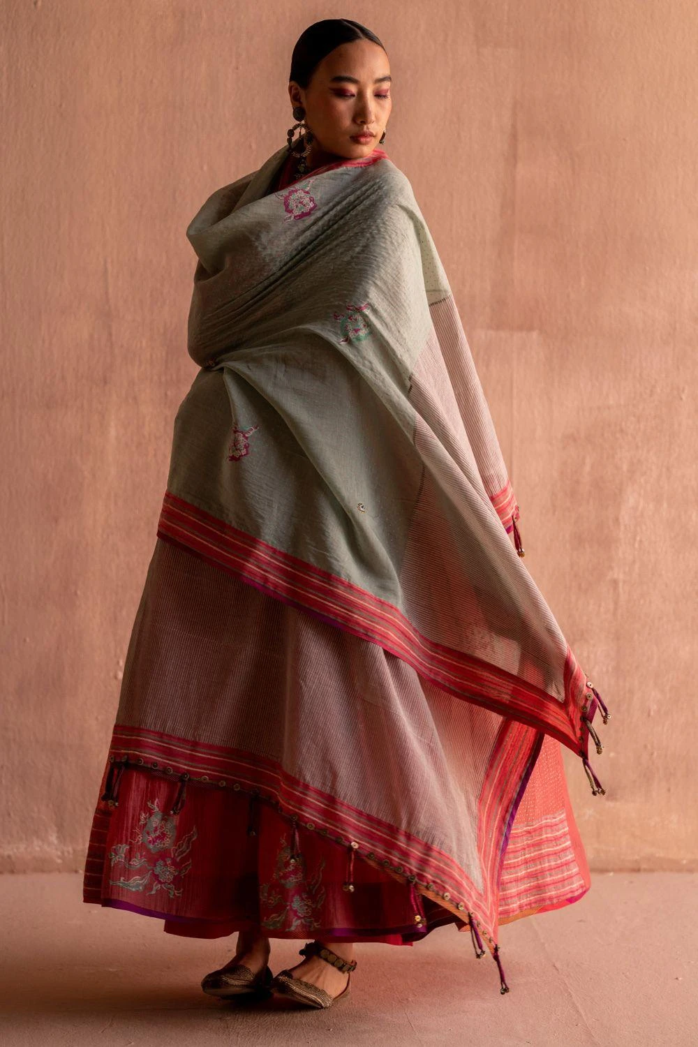 Swatti Kapoor Firoza Green & Coral Hand Embroidered Dupatta 5 Swatti Kapoor Firoza Green & Coral Hand Embroidered Dupatta - Image 3