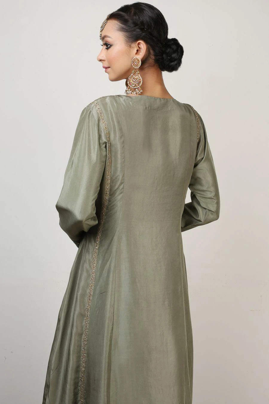 Rhua Olive Green Embellished Kurta Set 7 Rhua Olive Green Embellished Kurta Set - Image 5