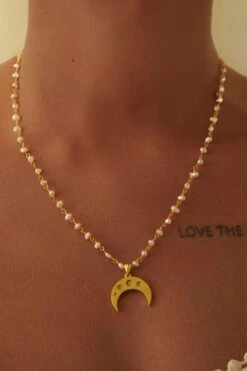 Zariin Gold Pearl & Mirror Work Necklace