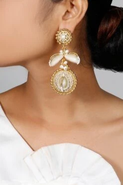 Vaidaan Sita Pearl Dangler Earrings