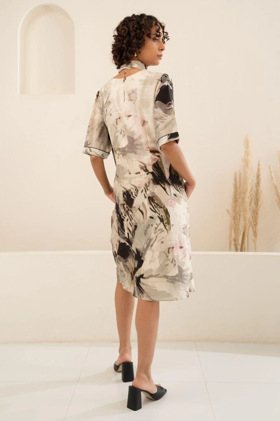 Arcvsh By Pallavi Singh Grey Floral Printed Asymmetric Dress 5 Arcvsh By Pallavi Singh Grey Floral Printed Asymmetric Dress - Image 3