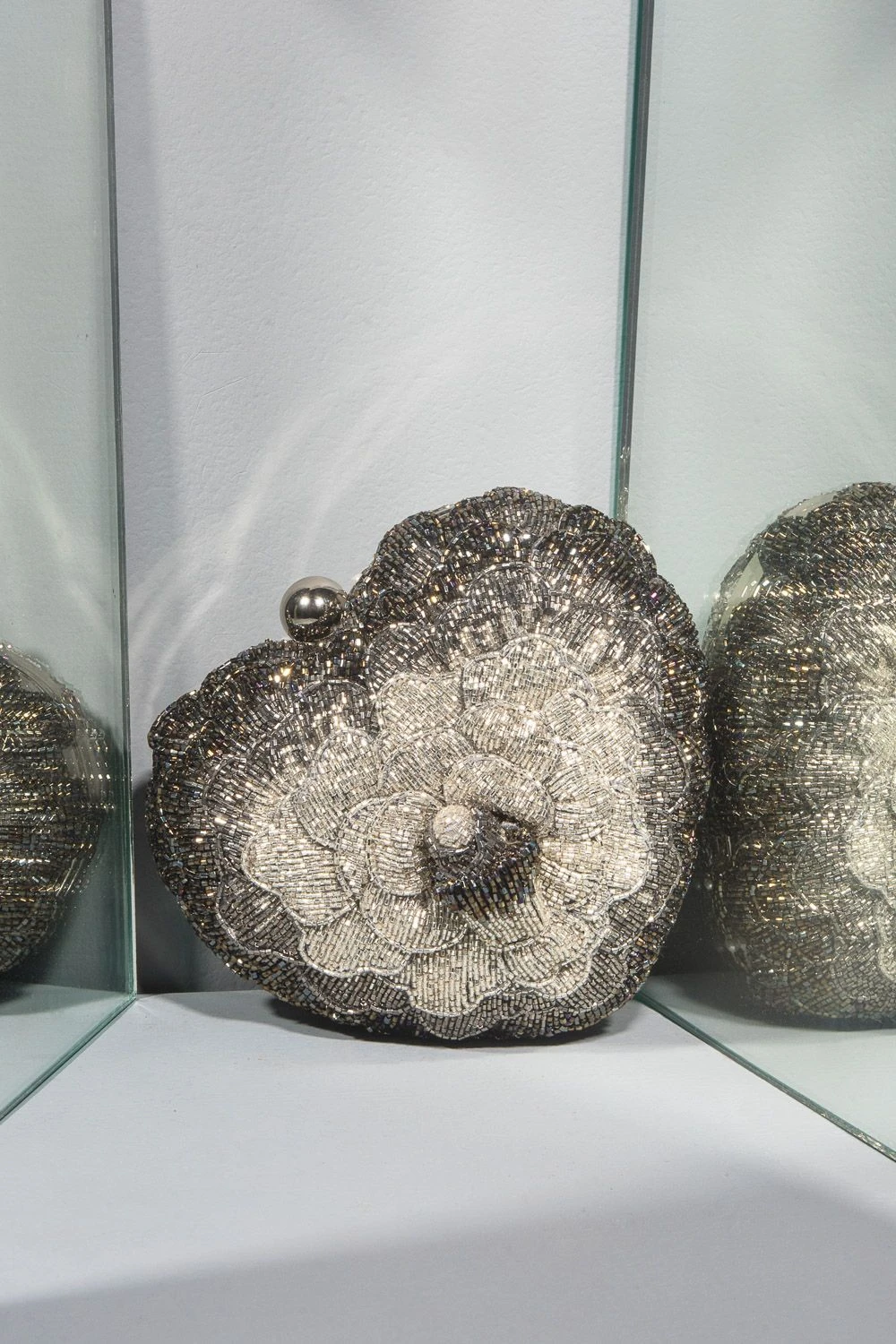 Doux Amour Isa Beaded Silver Heart Clutch 3 Doux Amour Isa Beaded Silver Heart Clutch