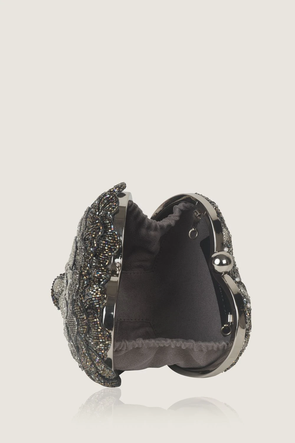 Doux Amour Isa Beaded Silver Heart Clutch 7 Doux Amour Isa Beaded Silver Heart Clutch - Image 5