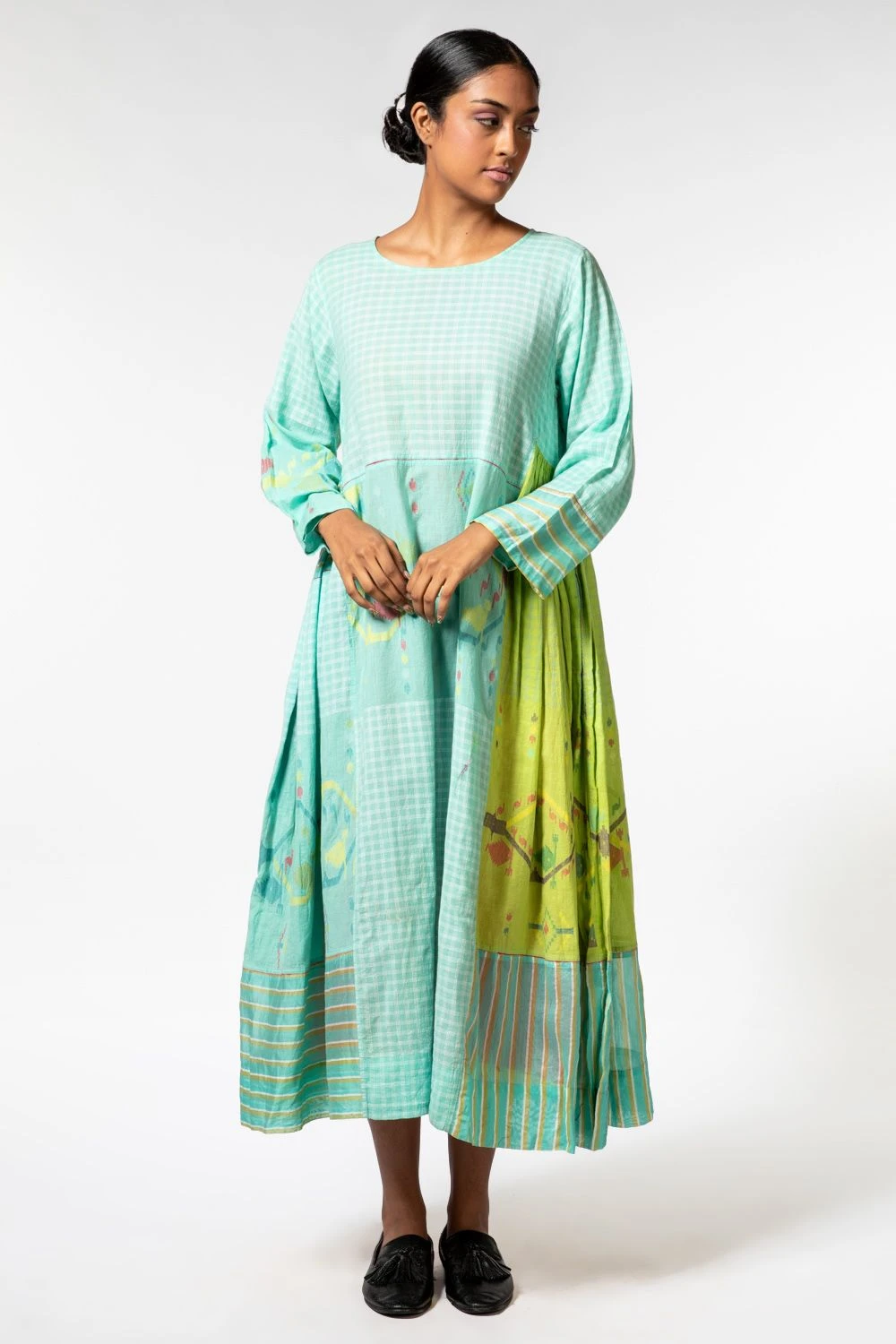 Injiri Cotton Jamdani Blue Fitted Dress 3 Injiri Cotton Jamdani Blue Fitted Dress