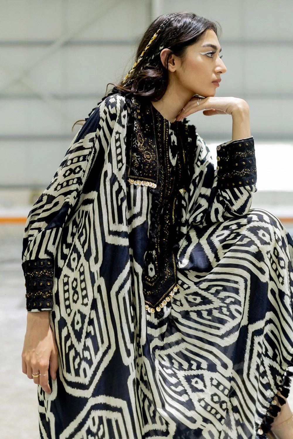 Pooja Keyur Orion Black Embellished Kaftan Set 6 Pooja Keyur Orion Black Embellished Kaftan Set - Image 4