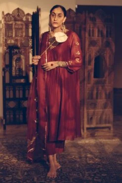 Sarang Kaur Maroon Karuna Stole