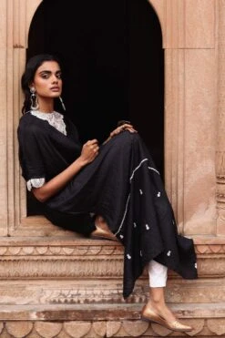 Avacara Parcha Black Kaftan Set