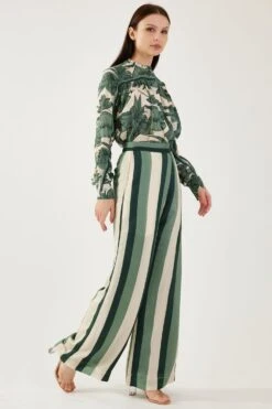 KoAi Cream & Olive Floral Frill Collar Shirt 10 KoAi Cream & Olive Floral Frill Collar Shirt -Inca Sales Store 17723koia4 3 1