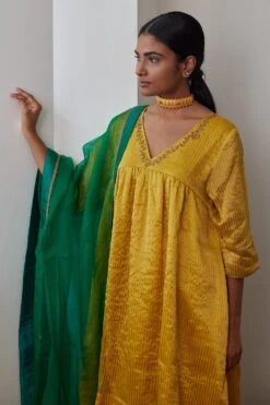 Shorshe Yellow Hand Embellished V-neck Kurta Set -Inca Sales Store 17823se15 2