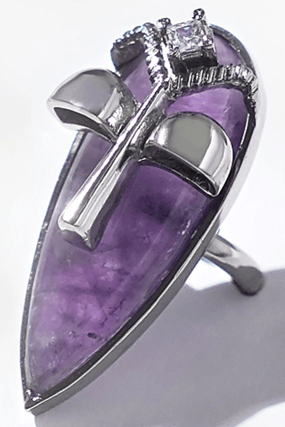 Outhouse Gavi Amethyst Signet Ring 4 Outhouse Gavi Amethyst Signet Ring - Image 2