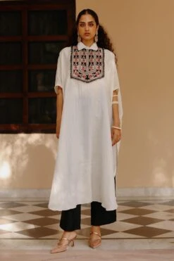 Avacara White Marodi Work Kaftan Set