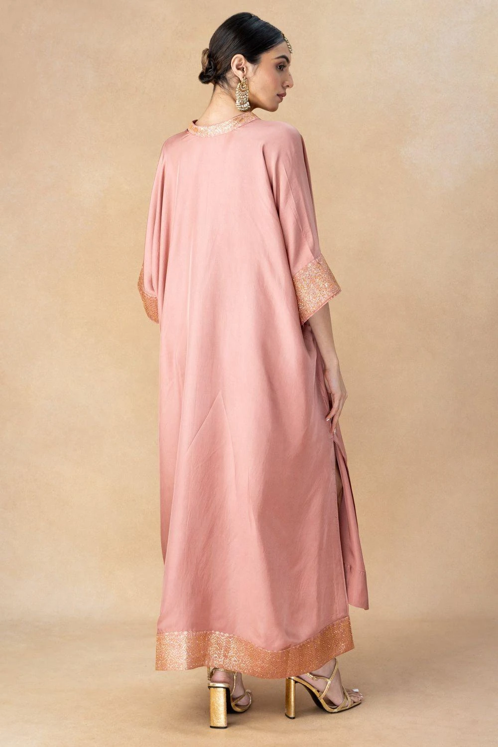 Jayanti Reddy Pink Embellished Kaftan With Benarasi Borders 7 Jayanti Reddy Pink Embellished Kaftan With Benarasi Borders - Image 5