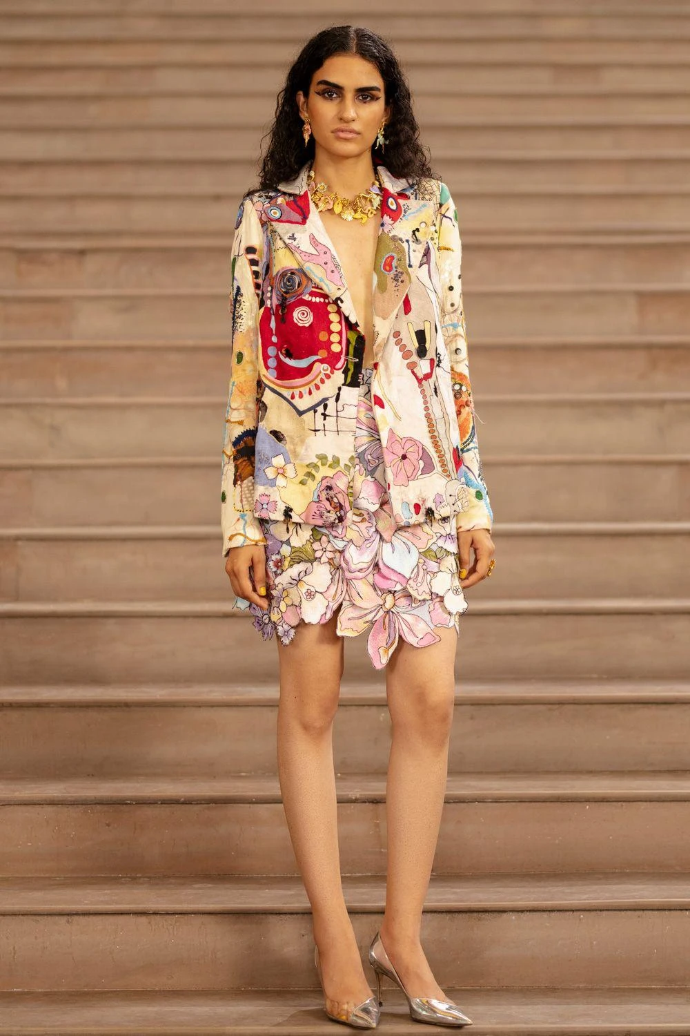 AK-OK By Anamika Khanna Multicoloured Threadwork Embroidered Blazer 3 AK-OK By Anamika Khanna Multicoloured Threadwork Embroidered Blazer