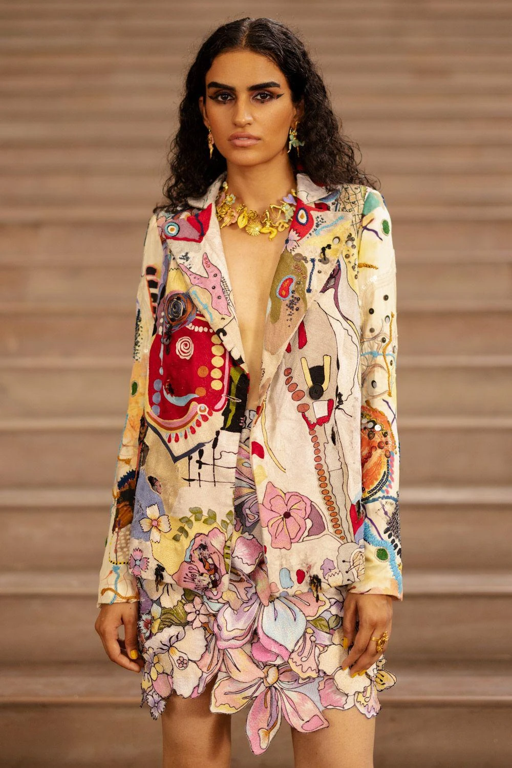 AK-OK By Anamika Khanna Multicoloured Threadwork Embroidered Blazer 5 AK-OK By Anamika Khanna Multicoloured Threadwork Embroidered Blazer - Image 3
