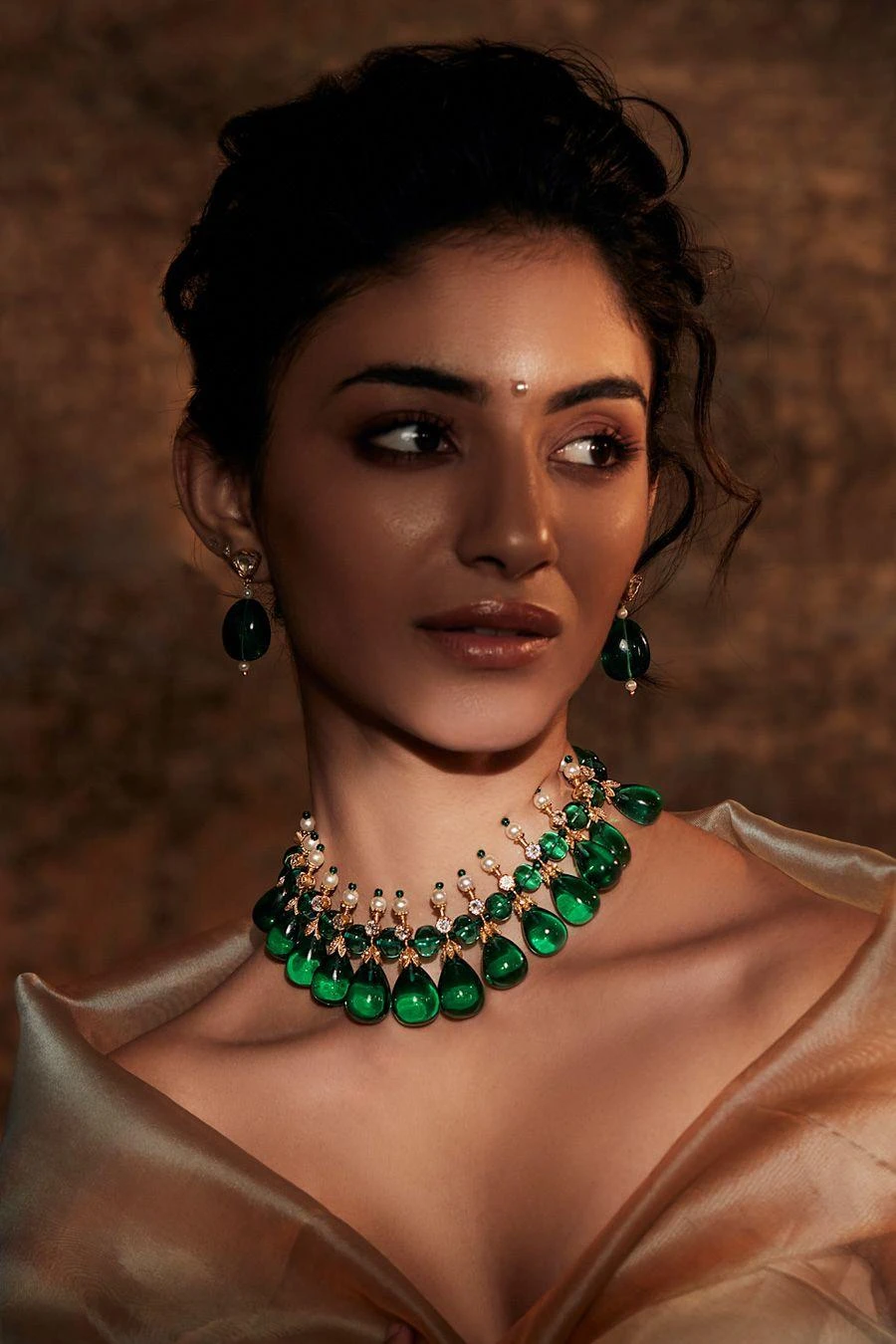 Tarun Tahiliani Accessories Emerald Handcrafted Wide Statement Necklace 4 Tarun Tahiliani Accessories Emerald Handcrafted Wide Statement Necklace - Image 2