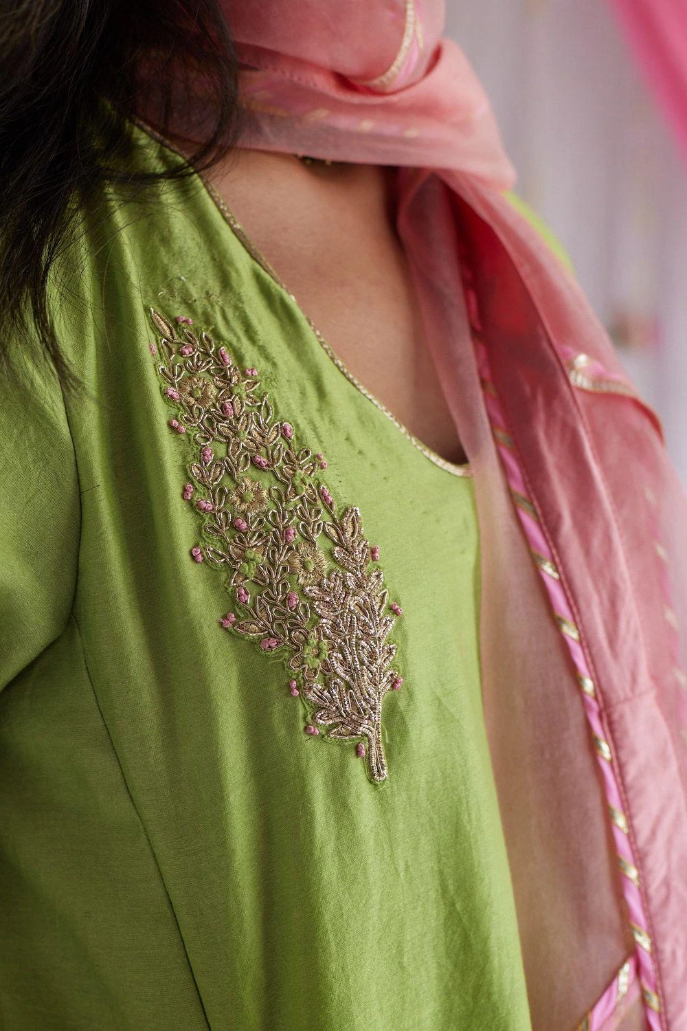 Shorshe Gulab Pink Organza Dupatta 5 Shorshe Gulab Pink Organza Dupatta - Image 3