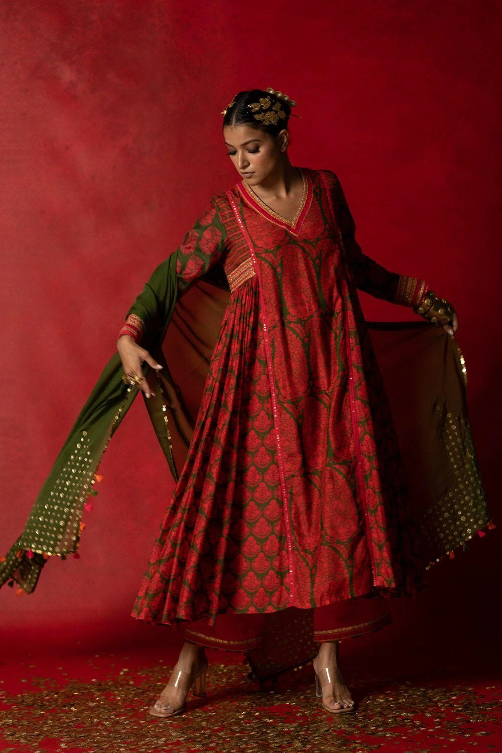 Pooja Keyur Olive Green Organza Embroidered Dupatta 4 Pooja Keyur Olive Green Organza Embroidered Dupatta - Image 2