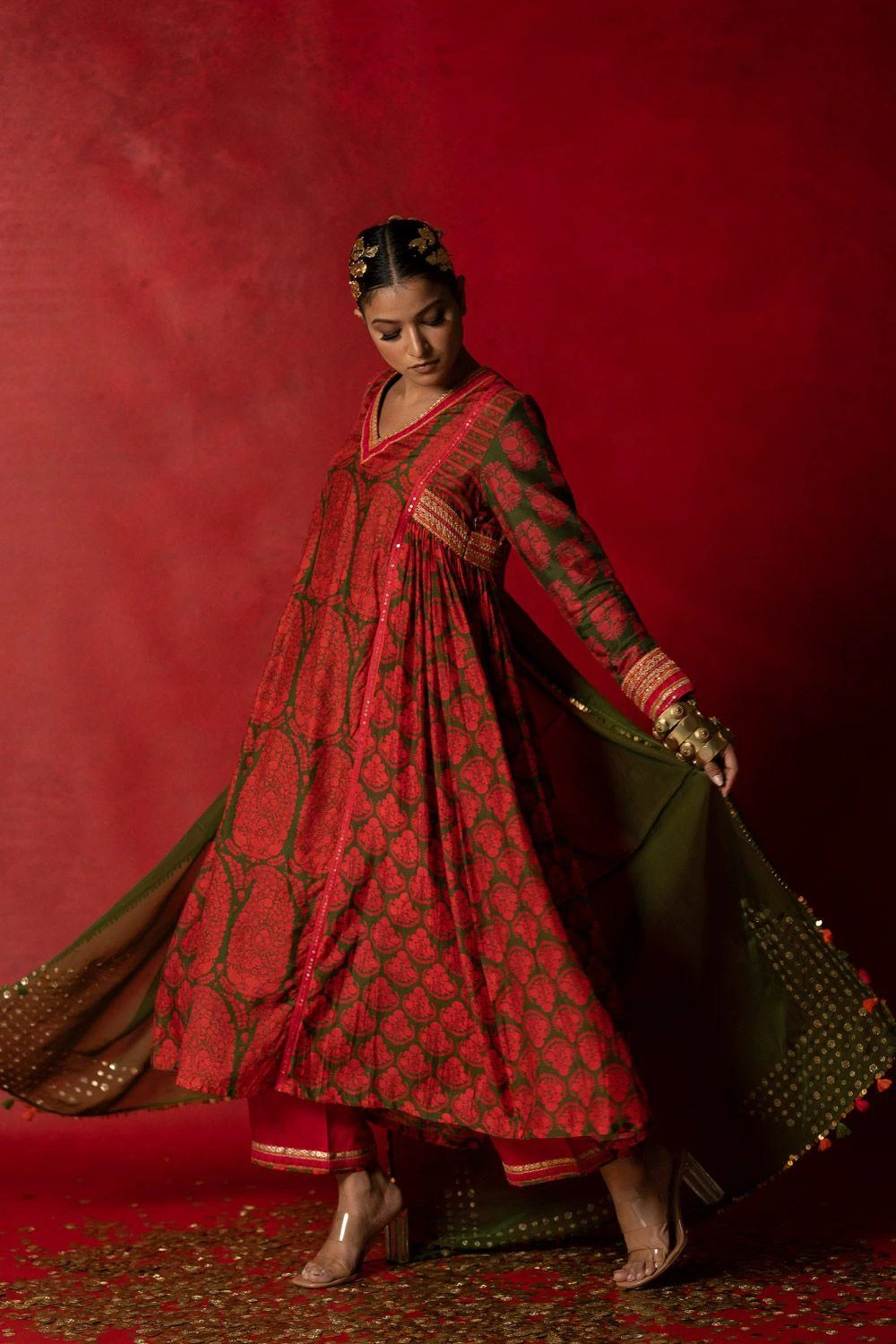 Pooja Keyur Olive Green Organza Embroidered Dupatta 5 Pooja Keyur Olive Green Organza Embroidered Dupatta - Image 3