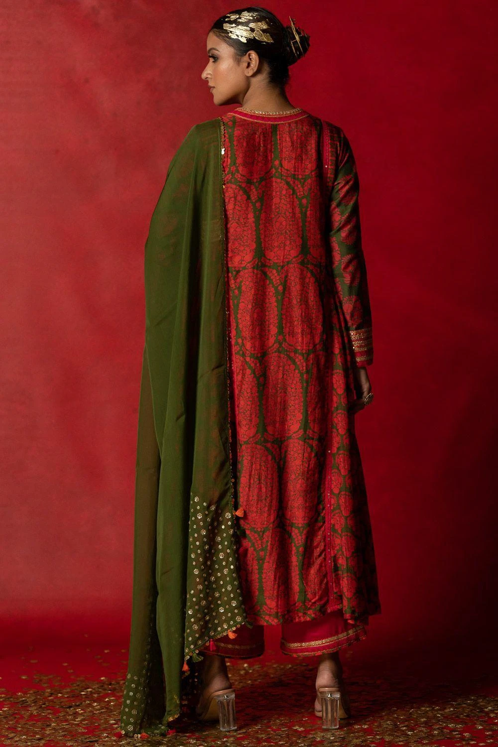 Pooja Keyur Olive Green Organza Embroidered Dupatta 7 Pooja Keyur Olive Green Organza Embroidered Dupatta - Image 5