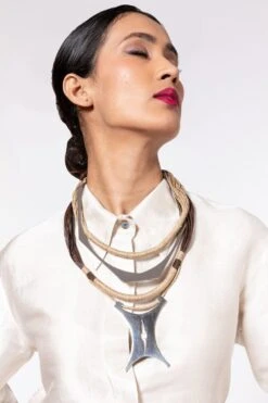 En Inde Jute Necklace With Steel Pendant