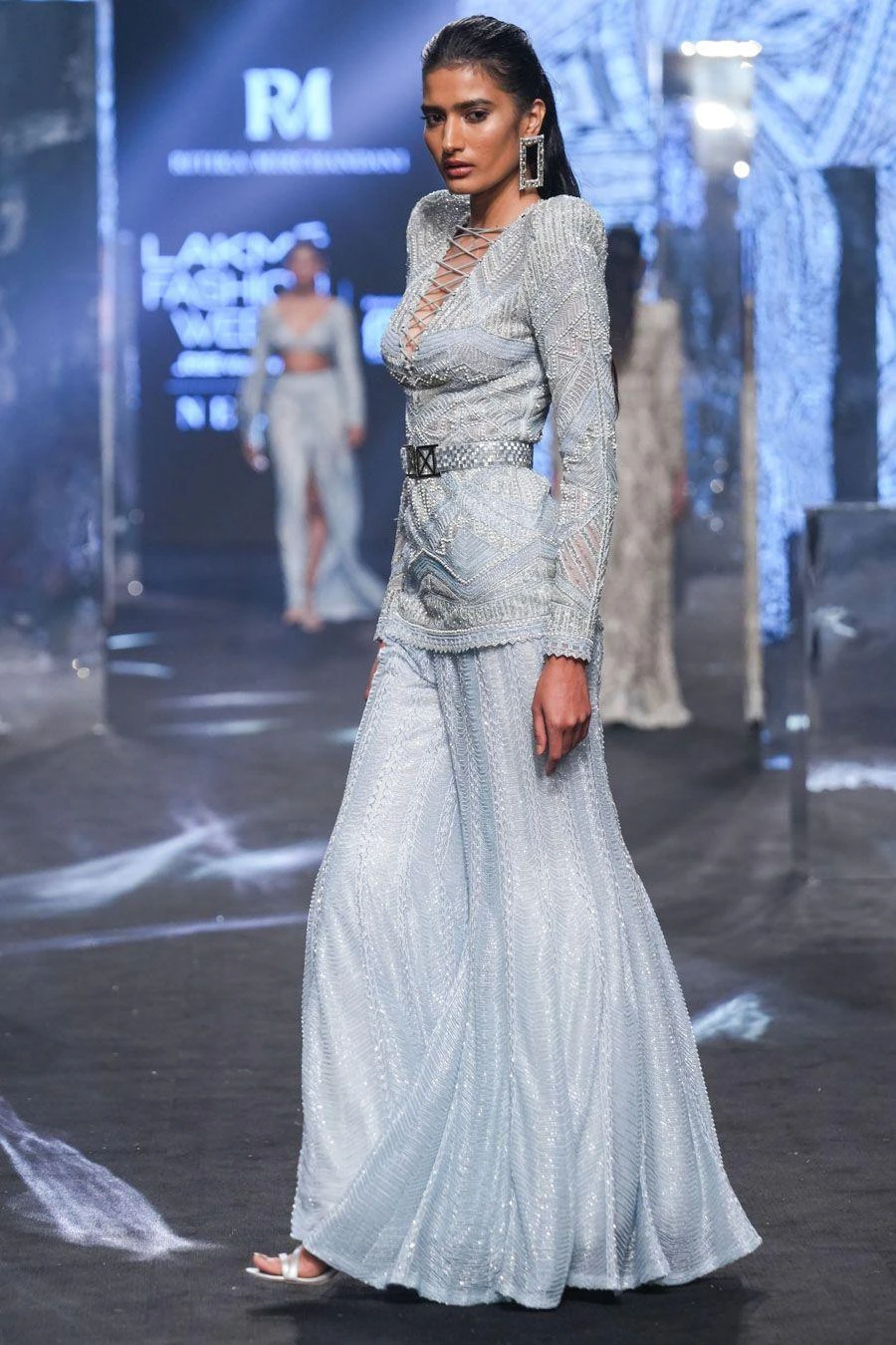 Ritika Mirchandani Ice Burst Geometric Embellished Kurta Set 5 Ritika Mirchandani Ice Burst Geometric Embellished Kurta Set - Image 3