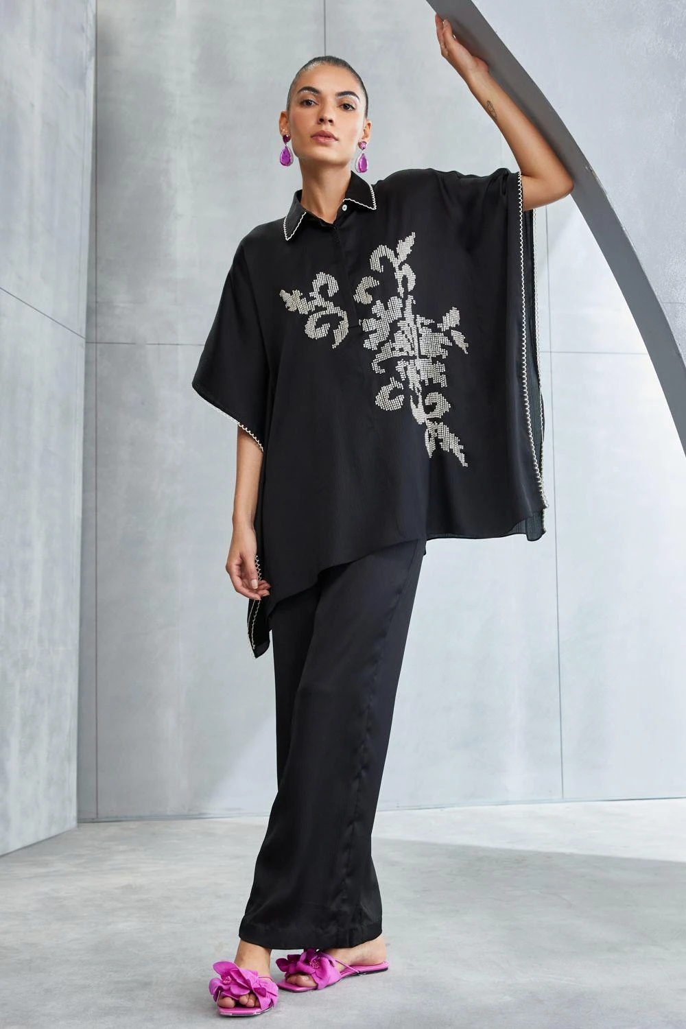 Namrata Joshipura Black Moon Flower Kaftan Set 3 Namrata Joshipura Black Moon Flower Kaftan Set