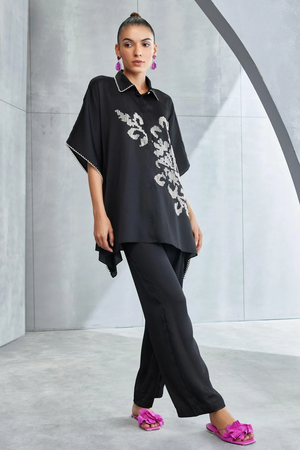 Namrata Joshipura Black Moon Flower Kaftan Set 5 Namrata Joshipura Black Moon Flower Kaftan Set - Image 3