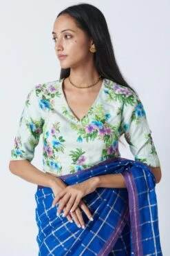 Nadiya Paar Off White V-neck Floral Blouse