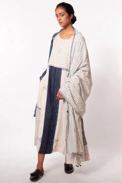 Injiri White & Blue Printed Scarf -Inca Sales Store 267injri8 3