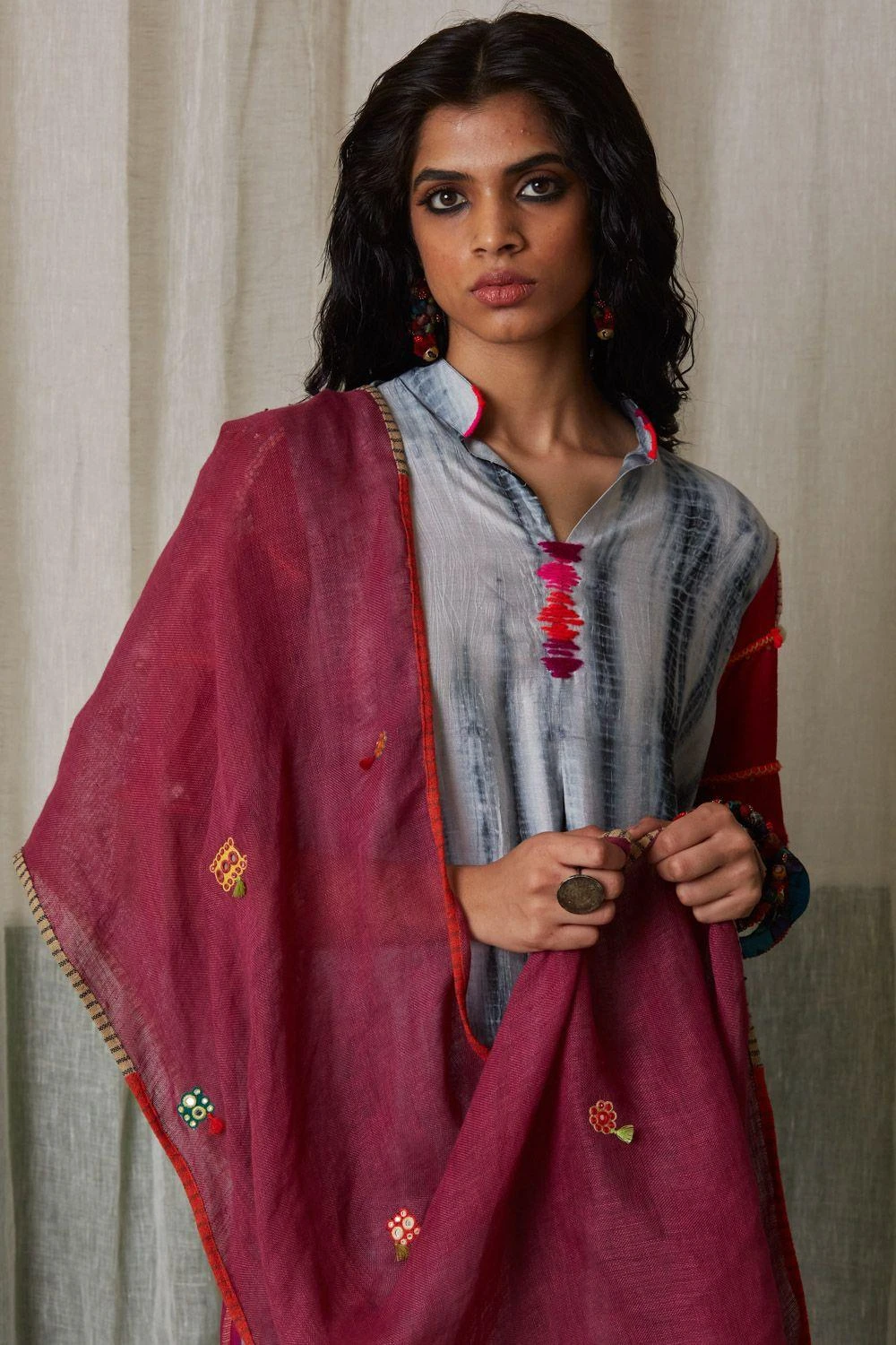 Medha Pink Hand Embroidered Dupatta 5 Medha Pink Hand Embroidered Dupatta - Image 3