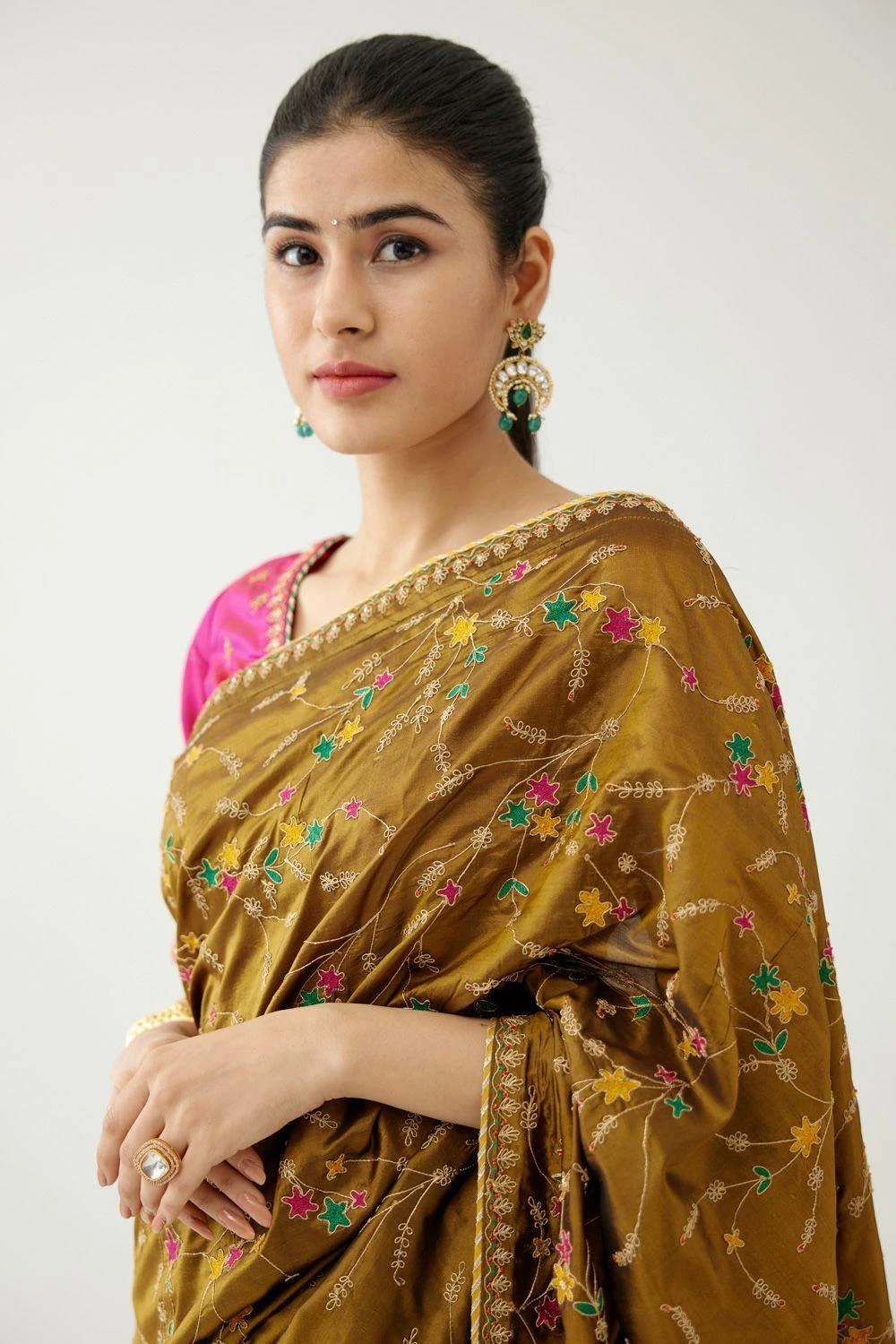 KORA Golden Olive Thread Embellished Sari Set 5 KORA Golden Olive Thread Embellished Sari Set - Image 3