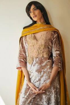 Shorshe Warm Ecru Velvet Kurta & Pink Pants -Inca Sales Store 2812sho10 3