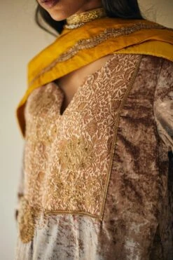 Shorshe Warm Ecru Velvet Kurta & Pink Pants -Inca Sales Store 2812sho10 4