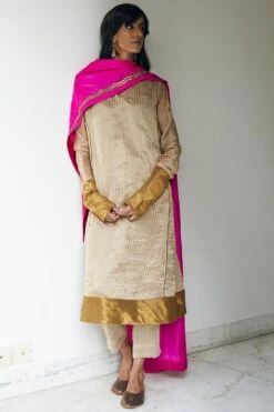 Shorshe Mulberry Silk Pink Stole