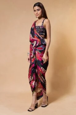 Saaksha & Kinni Red Floral Sari Dress & Embellished Bustier 9 Saaksha & Kinni Red Floral Sari Dress & Embellished Bustier -Inca Sales Store 290823sk03 3