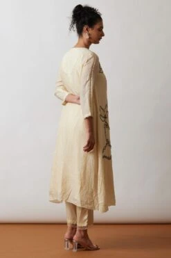 ONE NOT TWO Ivory Floral Embellished Kurta Set 11 ONE NOT TWO Ivory Floral Embellished Kurta Set -Inca Sales Store 29623ont13 5