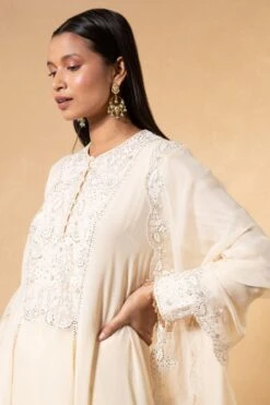 Ahilian Ivory Floral Embellished Kurta Set -Inca Sales Store 30323ah4 4