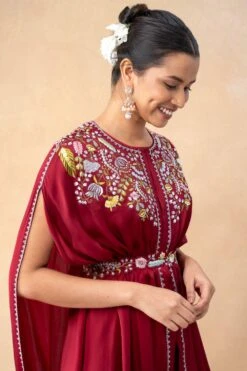 Ahilian Red Thread Embellished Cape Set 10 Ahilian Red Thread Embellished Cape Set -Inca Sales Store 31723an29 4 1