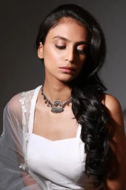 Vaidaan Mynah Beaded Choker