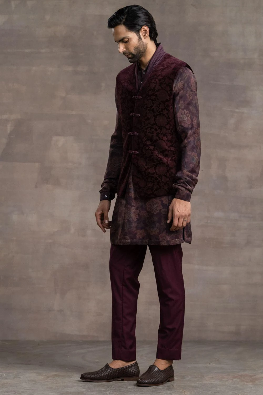 Tarun Tahiliani Men Wine Velvet Jacket Set 5 Tarun Tahiliani Men Wine Velvet Jacket Set - Image 3
