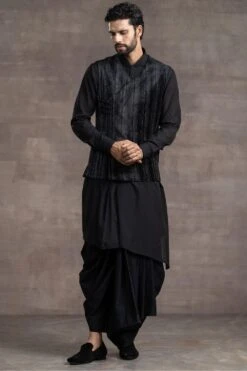 Tarun Tahiliani Men Black Silk Velvet Bundi Jacket